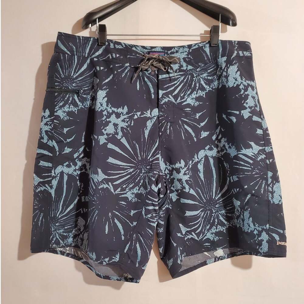 Patagonia Mens Wavefarer 10" Boardshorts Size 40 AOP Print Beach Swim Trunks